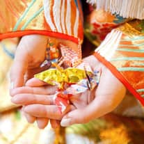 演出プレゼント【折鶴シャワー】入退場がより華やかに。