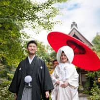 緑美しい広大な日本庭園を祝唄とともに大切な人と歩む「花嫁行列」をプレゼント