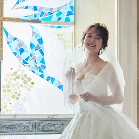 《平日限定フォトウエディング 洋装プラン》チャペルやガーデン、階段撮影