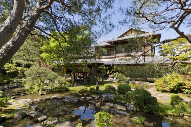 京都東山の結婚式場 【桜鶴苑（おうかくえん）】