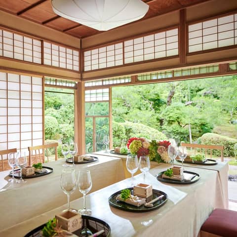 京都東山の結婚式場 【桜鶴苑（おうかくえん）】