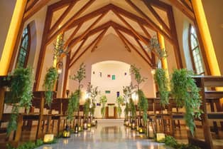 VILLA de ESPOIR〜エスポワール〜 木の温もり溢れる天井高い独立型チャペル