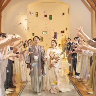 VILLA de ESPOIR〜エスポワール〜 和装での挙式の締めくくりは折り鶴シャワーで祝福を