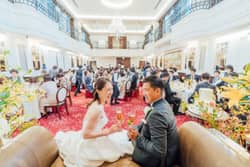 Osaka St.Bath Church(大阪セントバース教会)｜大阪 -心斎橋- にある結婚式場 完全貸切の専門式場なので、控室からフロア・お化粧室に至るまでディスプレイも思いのままにセッティング可能♪
