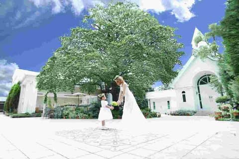 【公式】アンジュ・デ・ラヴィ｜大阪府の結婚式場