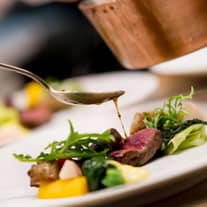 【グランメゾンの豪華試食】ソムリエ厳選ペアリングを含む、和牛×オマール海老の贅沢絶品試食