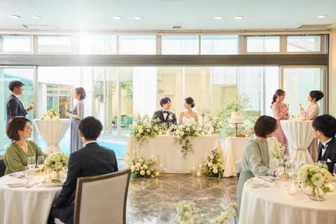 《平日挙式》その他プランより最大15万円割引！