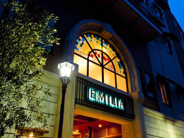 新山口駅前の結婚式場|ウェディングコート エミリア