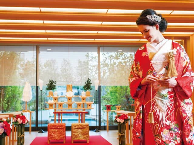 新山口駅前の結婚式場|ウェディングコート エミリア