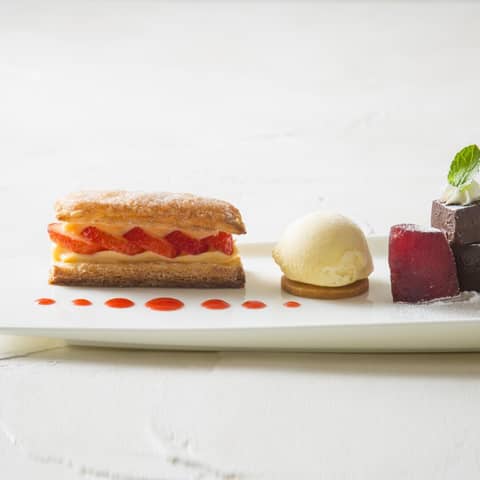 新山口駅前の結婚式場｜ウェディングコート エミリア