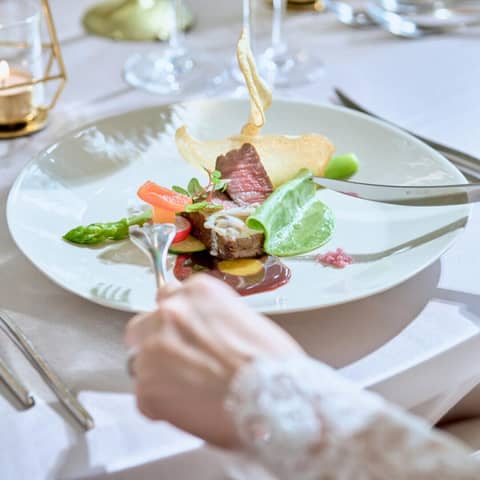 新山口駅前の結婚式場｜ウェディングコート エミリア