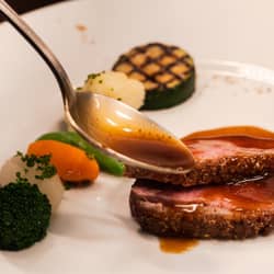 レストランMINAMI(ひらまつウエディング)【ウエディングサイト】 北海道産鴨胸肉スパイス季節野菜