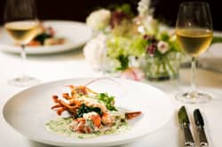 レストランMINAMI(ひらまつウエディング)【ウエディングサイト】 MINAMIこだわりの一皿がゲストをおもてなし