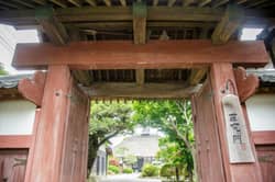 藤右ェ門 この重厚な門構え…「ここにイタリアンレストラン（カフェ）が本当にあるの？」と思ってしまいますよね(^^;)