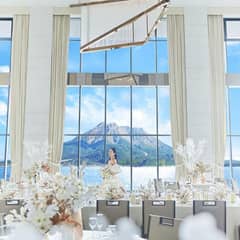 ＼オンライン結婚式86.24万円／大人数で叶える新しいカタチ