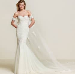 【公式】CÉ LA VI TOKYO(セラヴィ東京) WEDDING 世界で一番美しい「PRONOVIAS(プロノビアス)」もご紹介。
最旬のラインナップからお選びいただけます。
おふたりの運命の1着がきっと見つかるはず。