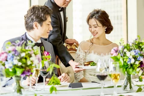 23年7月まで限定 10名33万円 ご家族でアットホーム結婚式 セント フォレストチャペル なんば