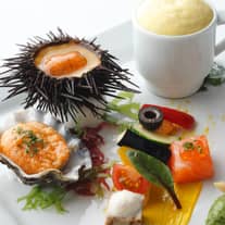 【豪華試食5品食べ比べ】北海道産雲丹のフラン・とろける特選牛のステーキ