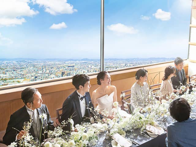 【公式】MAISON 8（メゾンエイト）｜名古屋駅直結・地上180mの光溢れる天空ウェディング
