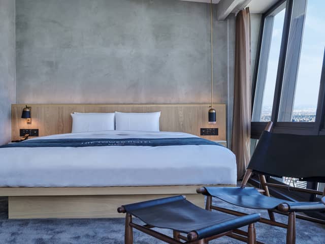 【公式】MAISON 8（メゾンエイト）｜名古屋駅直結・地上180mの光溢れる天空ウェディング