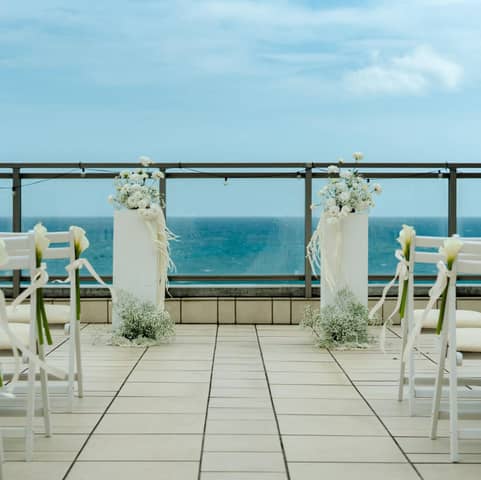 理想のガーデン結婚式を実現する！神奈川の結婚式場【AT TERRACE ninomiya 】