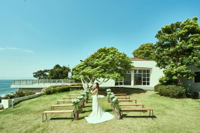 【オーシャンビュー×ガーデンウェディング】どちらも叶えるならAT TERRACE ninomiya 