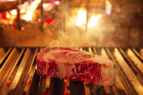 螺旋階段でロマンチックな1枚を【フォトWedding＆夜会食プラン】