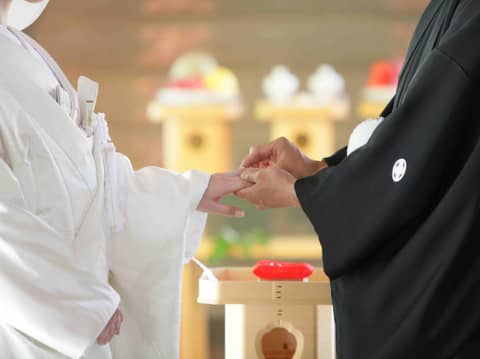 【神前挙式×リゾート】非日常で叶える上質ウェディング