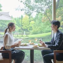 土日祝:4万円相当の豪華無料試食/平日:人気レストランでのランチブッフェ